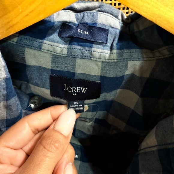 J. Crew Men's Blue Checkered Shirt - Picture 3 of 7